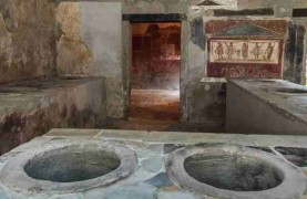 Best of Naples and Pompeii Full-Day with Luxury Car - WOW Tour